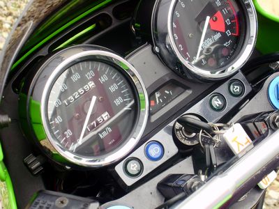 ZRX1100